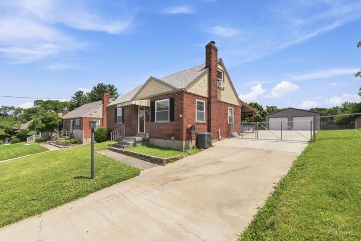 Property Photo: 8546 Darnell Avenue OH 45236