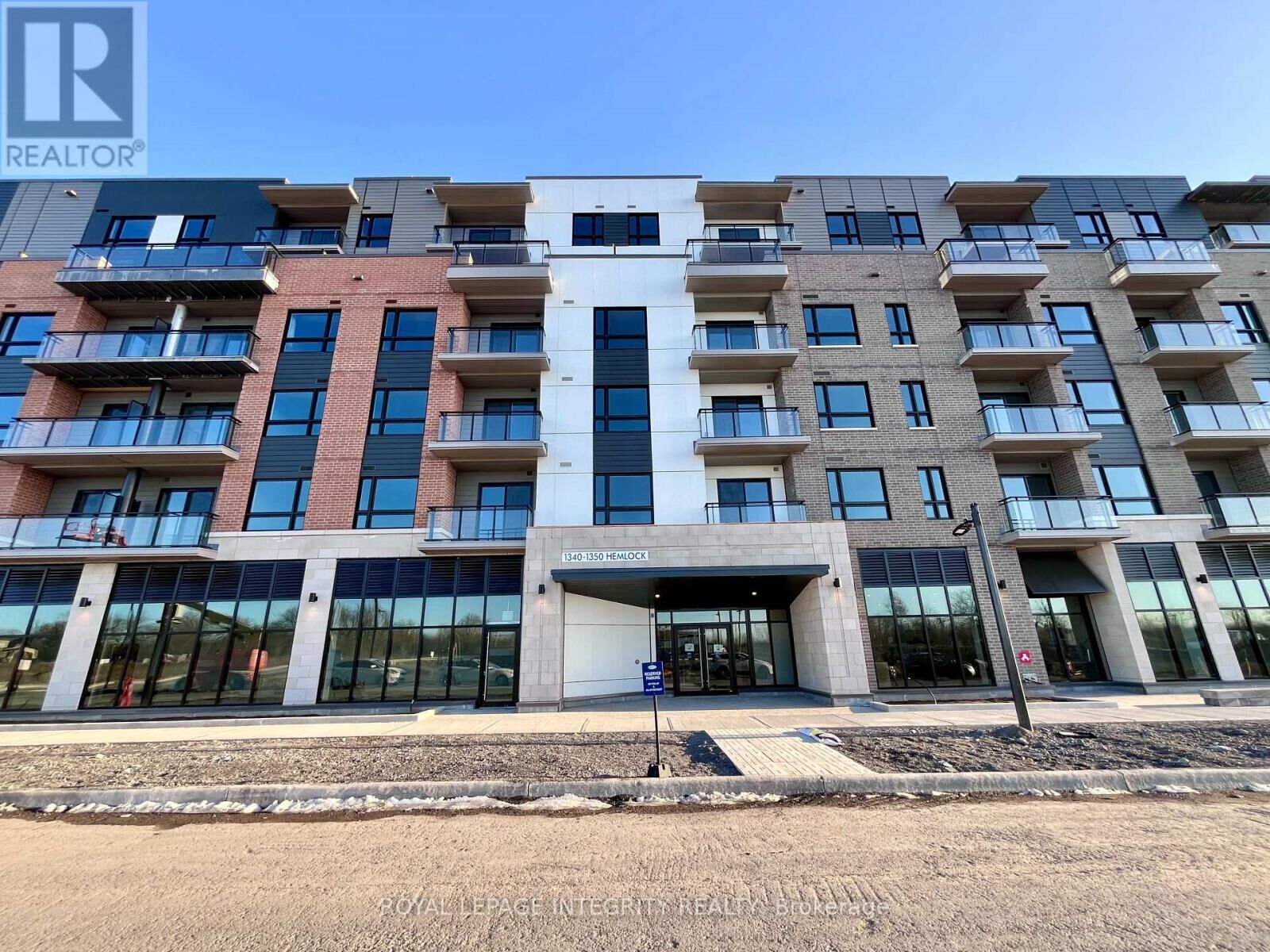 Property Photo: 1350 Hemlock Road 203 ON K1K 5C2