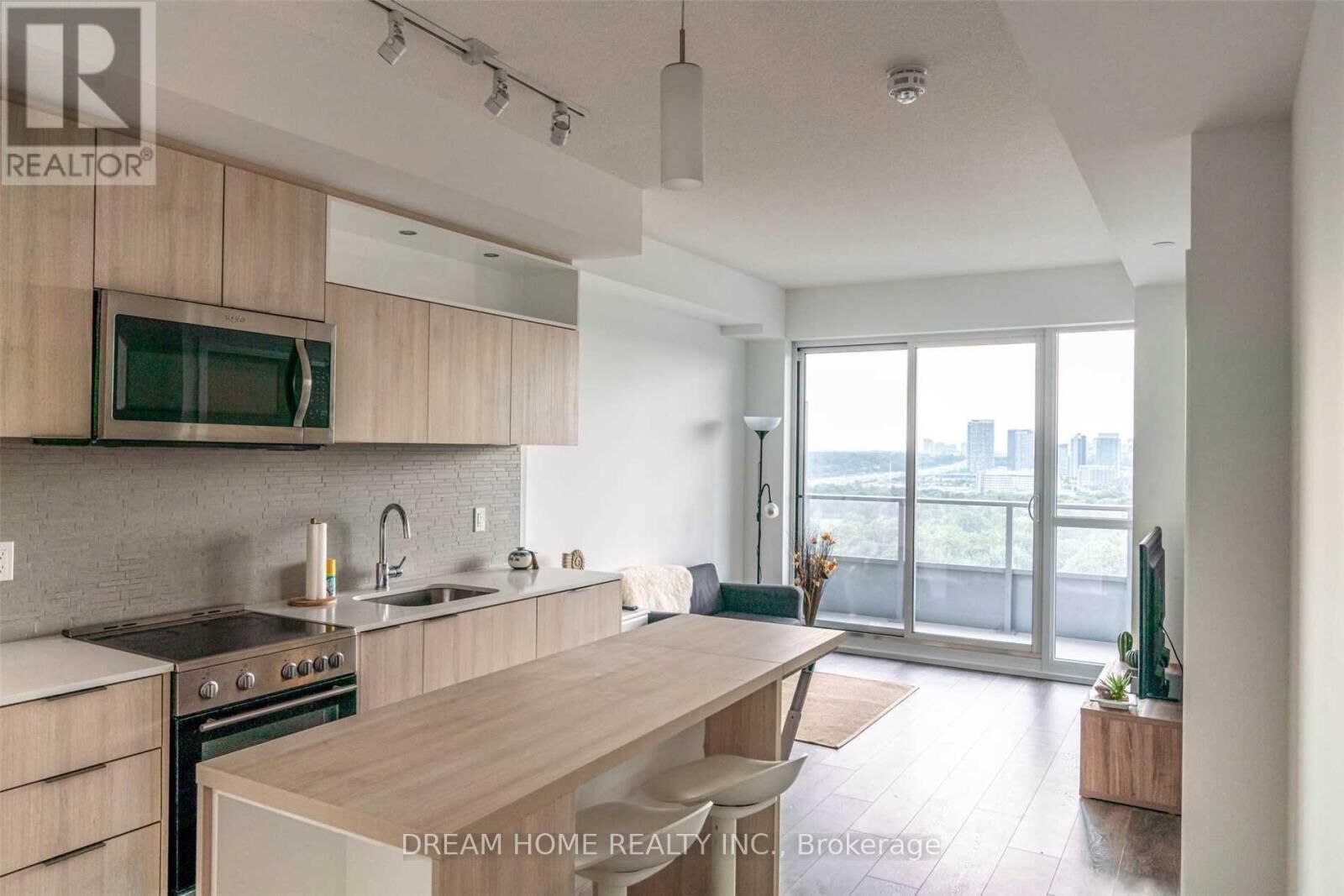 Property Photo: 50 Forest Manor Road 701 ON M2J 0E3