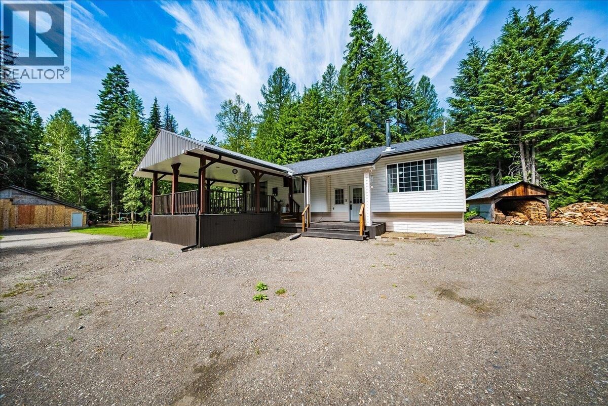 Property Photo: 210 & 206 Belmond Road BC V0G 1Z0