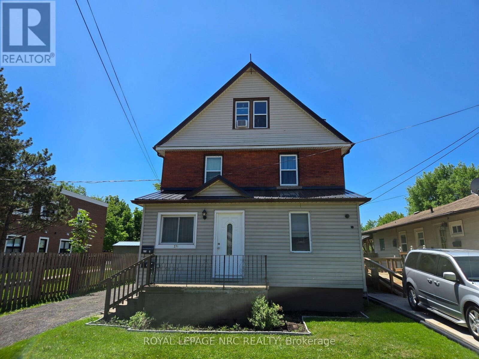 Property Photo: 271 Emerick Avenue Main ON L2A 2W4