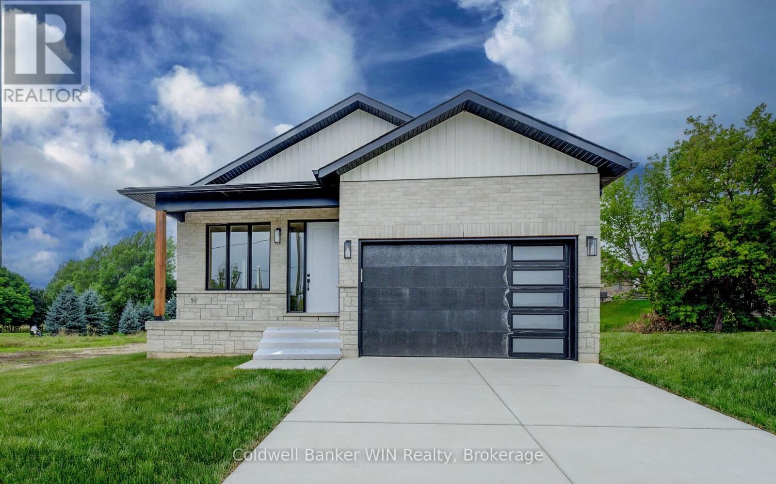 Photo de la propriété:  647 Martin Street  ON N0G 2L3 