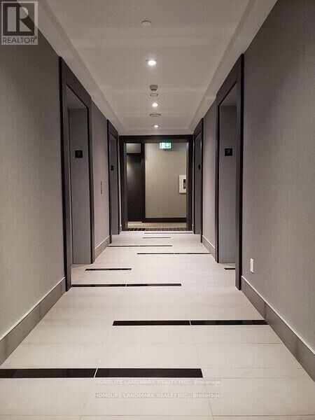 Property Photo:  403 Church Street 1813  ON M4Y 0C9 