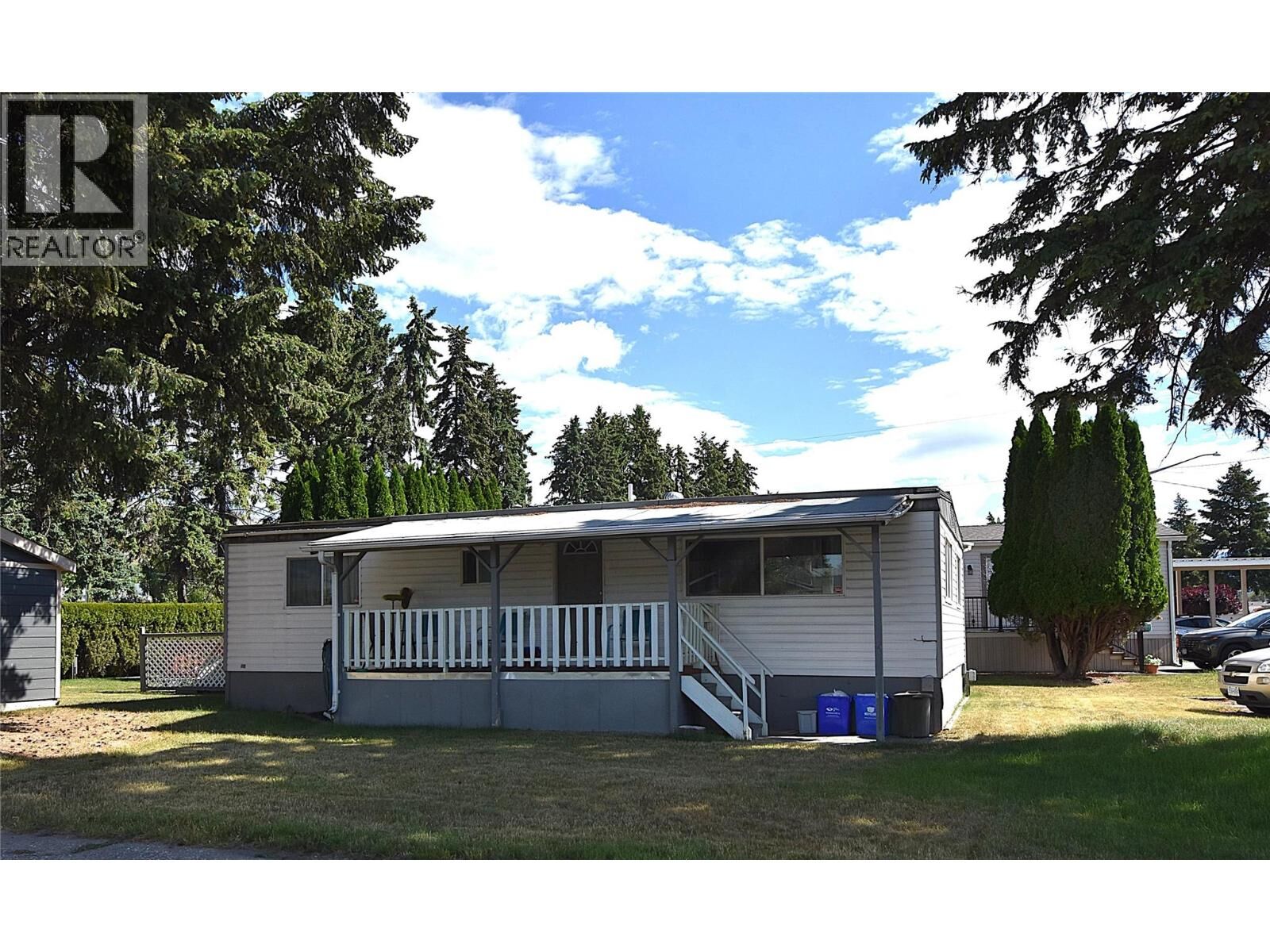 Property Photo:  5484 25 Avenue 35  BC V1T 7A8 