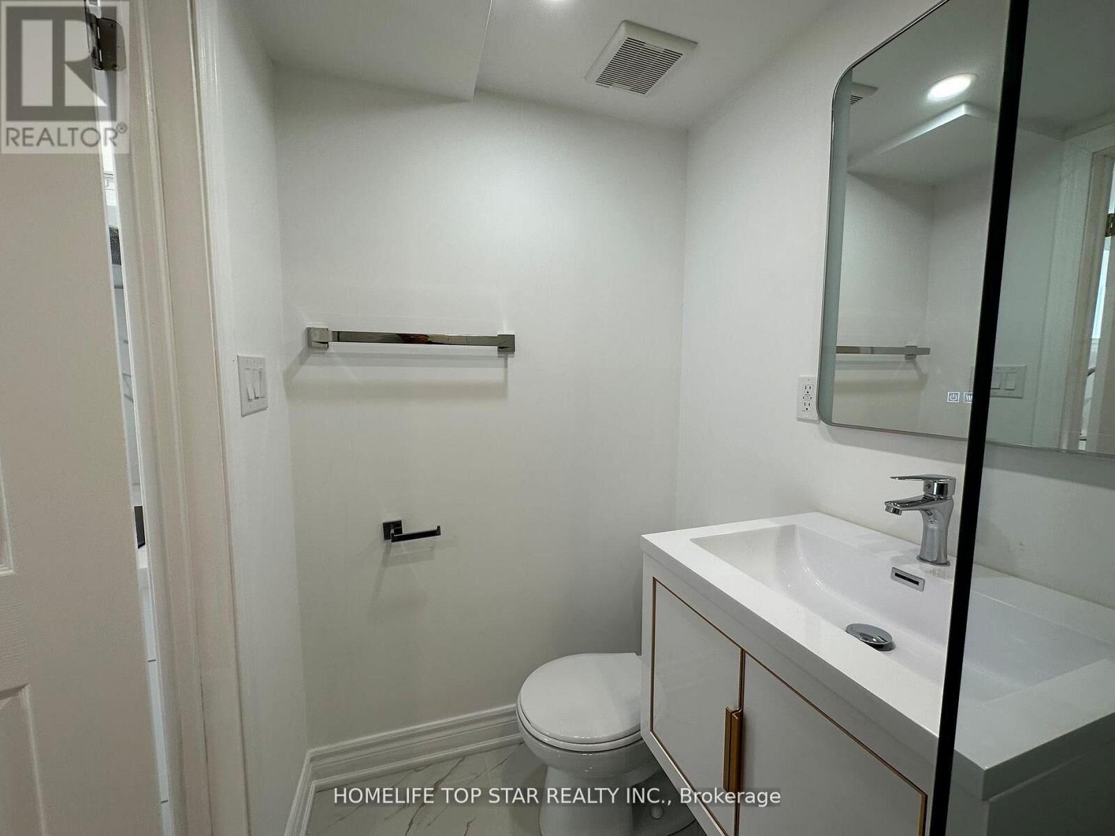 Property Photo:  38 Cartier Crescent Bachelor  ON L4C 2N2 