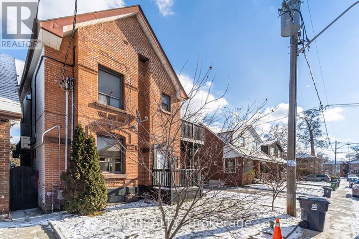 Property Photo:  677 Durie Street 3  ON M6S 3H4 