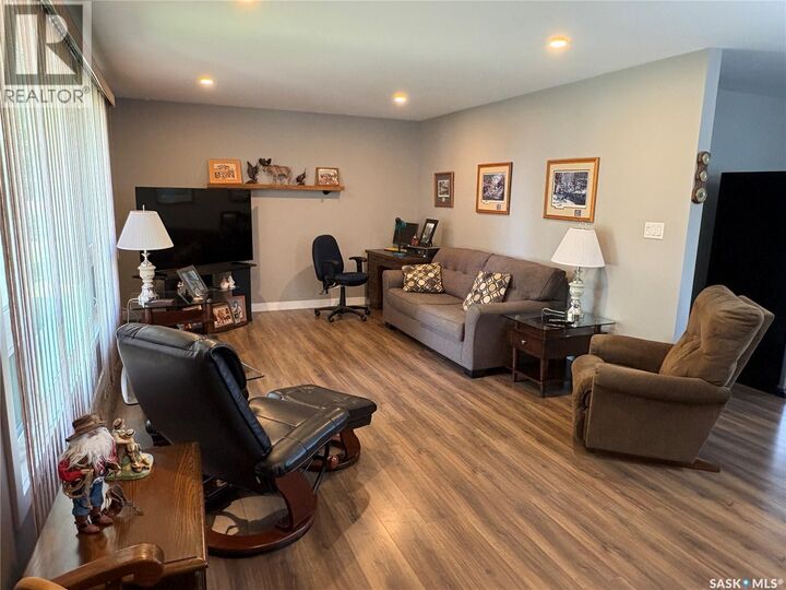 Property Photo:  335 Central Avenue S  SK S9H 3G4 