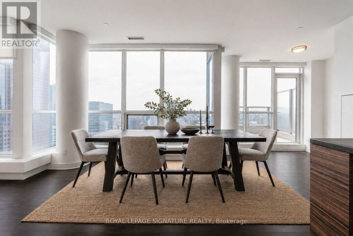 Property Photo: 88 Scott Street 5501 ON M5E 0A9