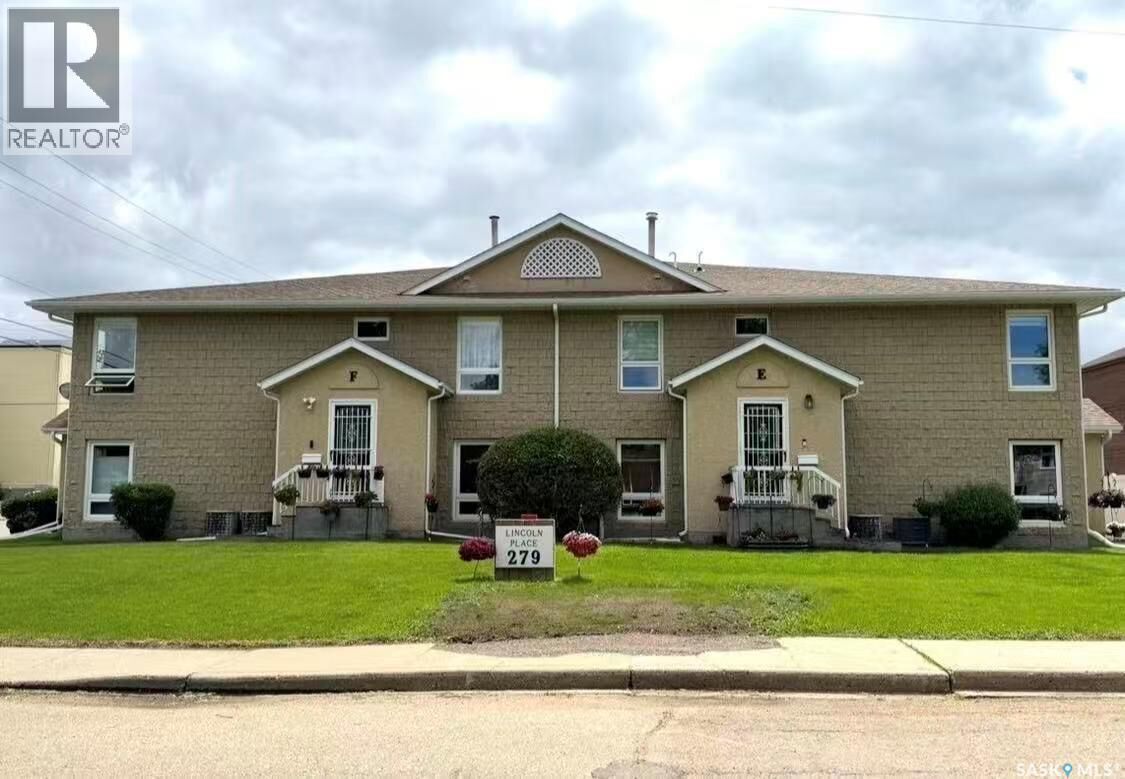 Property Photo:  H 279 Hochelaga Street E  SK S6H 0N9 
