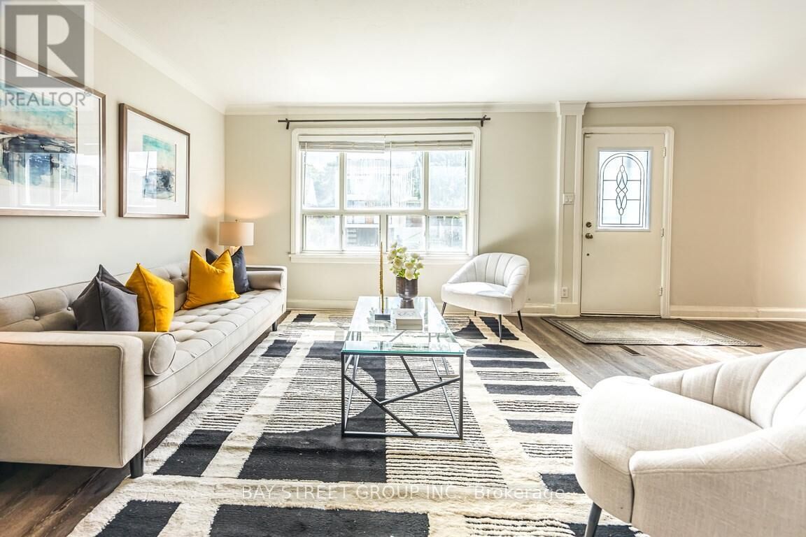 Property Photo: 12 Craigmore Crescent Main Fl ON M2N 2Y3