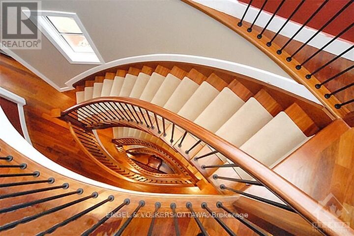 Property Photo:  281 Kirchoffer Avenue  ON K2A 1Y1 
