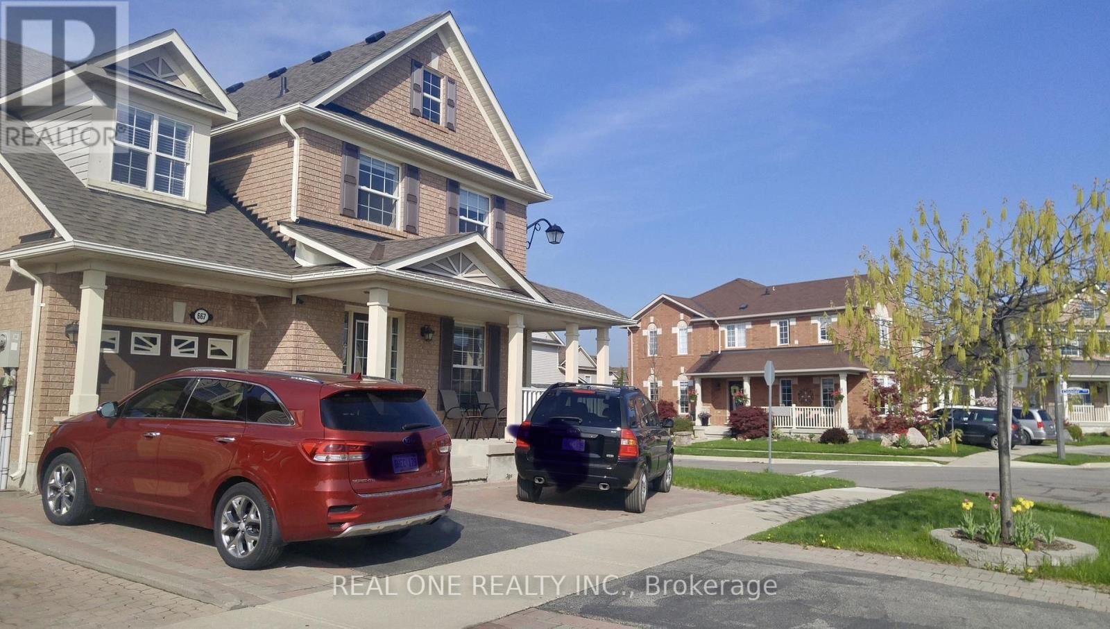 Property Photo:  667 Bennett Boulevard  ON L9T 6L1 