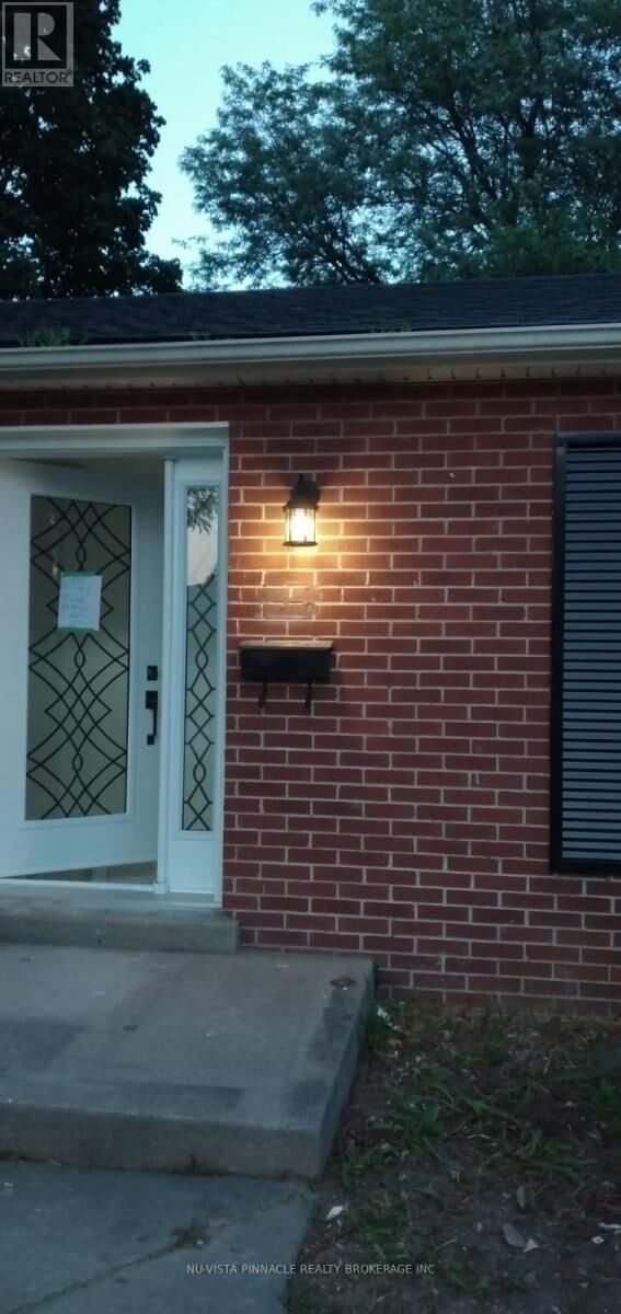Property Photo:  1512 Western Road  ON N6G 1H4 
