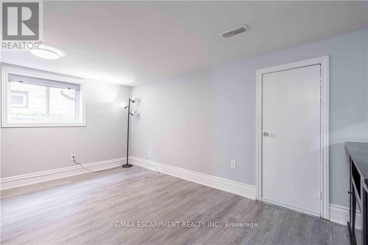 Property Photo: 73 West 3rd Street B ON L9C 3K2