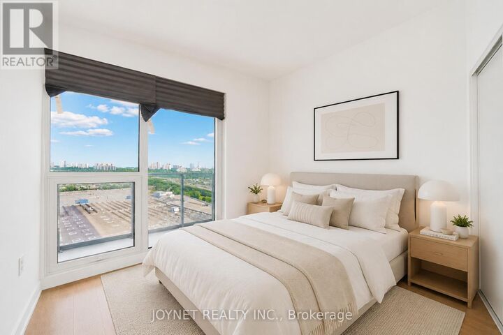 Property Photo: 117 McMahon Drive 701 ON M2K 0E4
