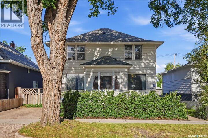 Property Photo:  332 I Avenue S  SK S7M 1Y2 