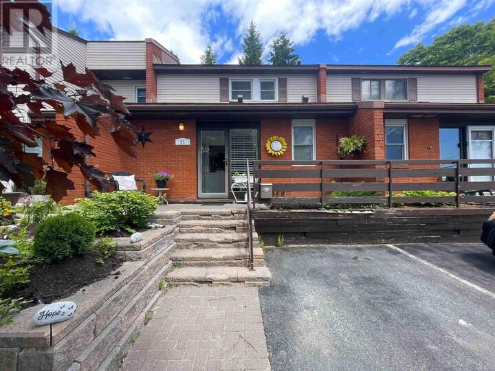 21 Capital Pl — photo 1