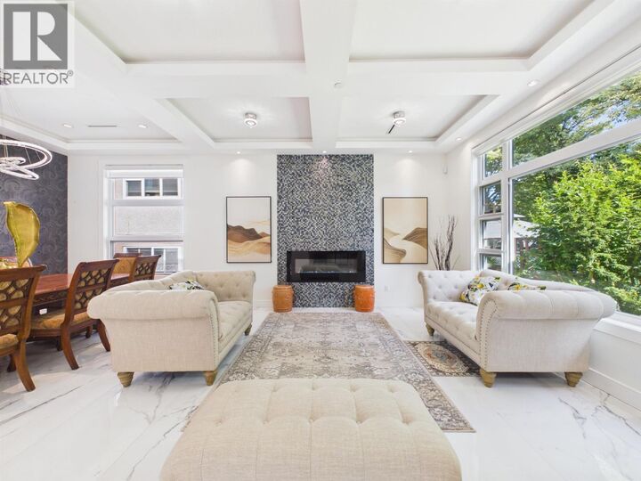 Property Photo:  2277 East 28th Avenue  BC V5N 2Y3 
