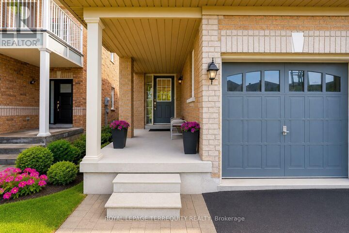 Property Photo: 3926 Candlelight Drive ON L5M 8B3