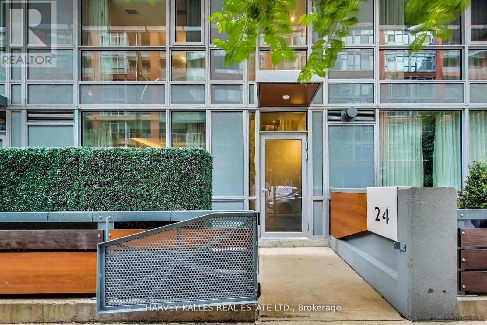 Property Photo: 30 Nelson Street Th24 ON M5V 0H5