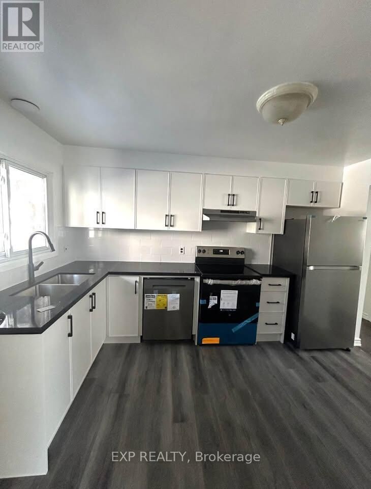 Property Photo:  490 Stewart Street 2  ON K9H 4B6 