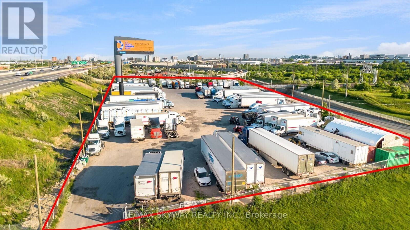 Property Photo:  6351 Goreway Drive  ON L4V 1P6 