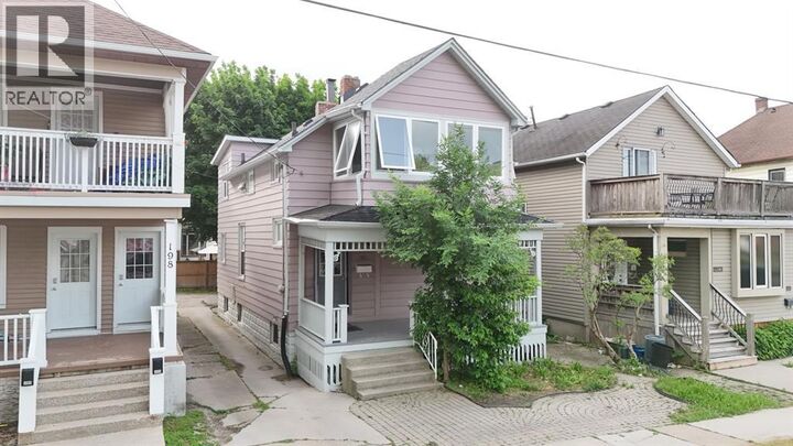 Property Photo:  196 Brock Street North  ON N7T 5Z3 