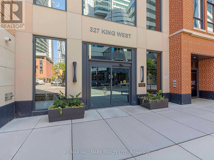 Property Photo:  327 King Street West 1703  ON M5V 0W7 