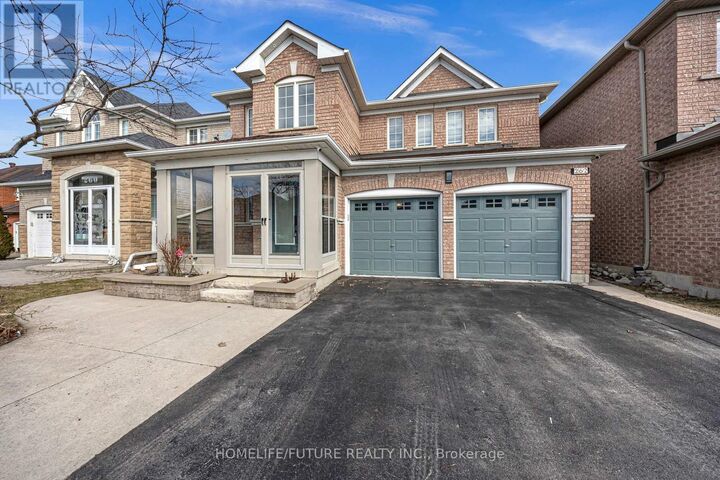 Property Photo: 262 Helen Avenue ON L3R 1K1