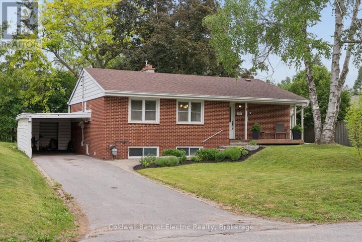 Property Photo:  1497 Mayfair Avenue  ON K9J 6T3 