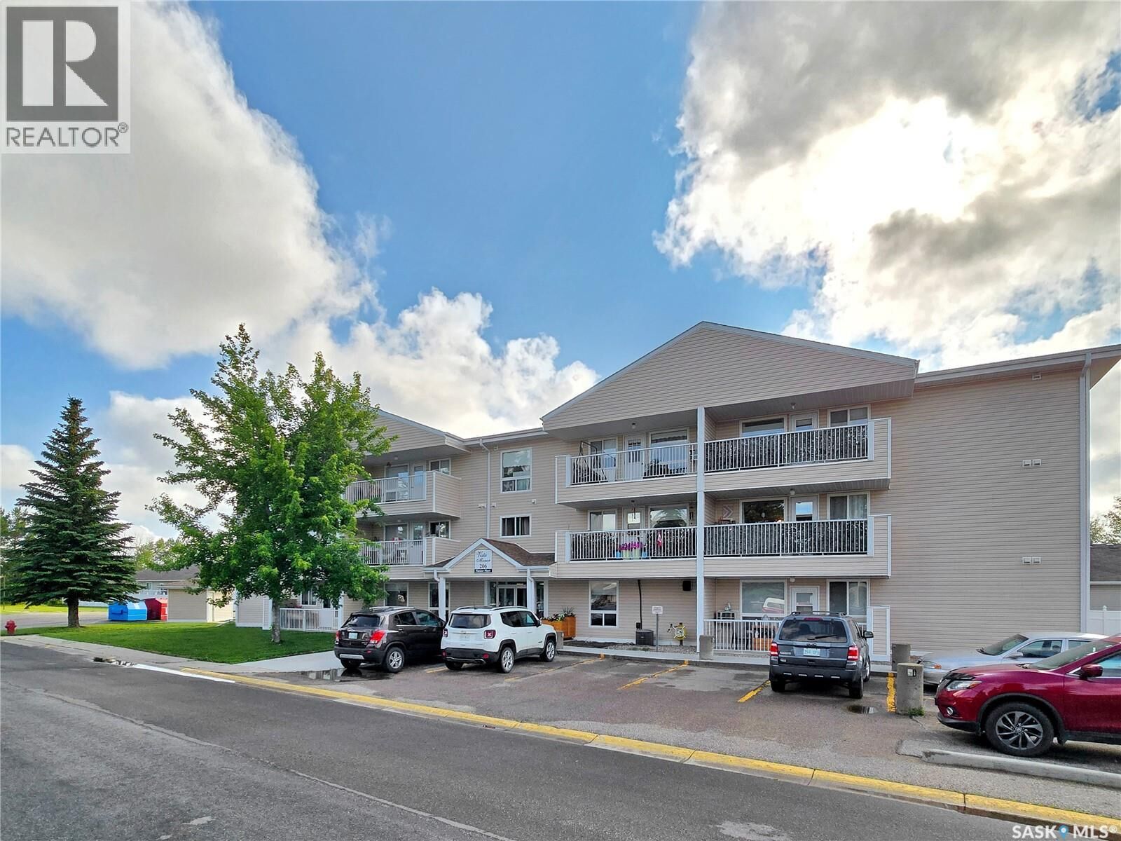 Property Photo:  203 206 Pioneer Place  SK S0K 4S0 