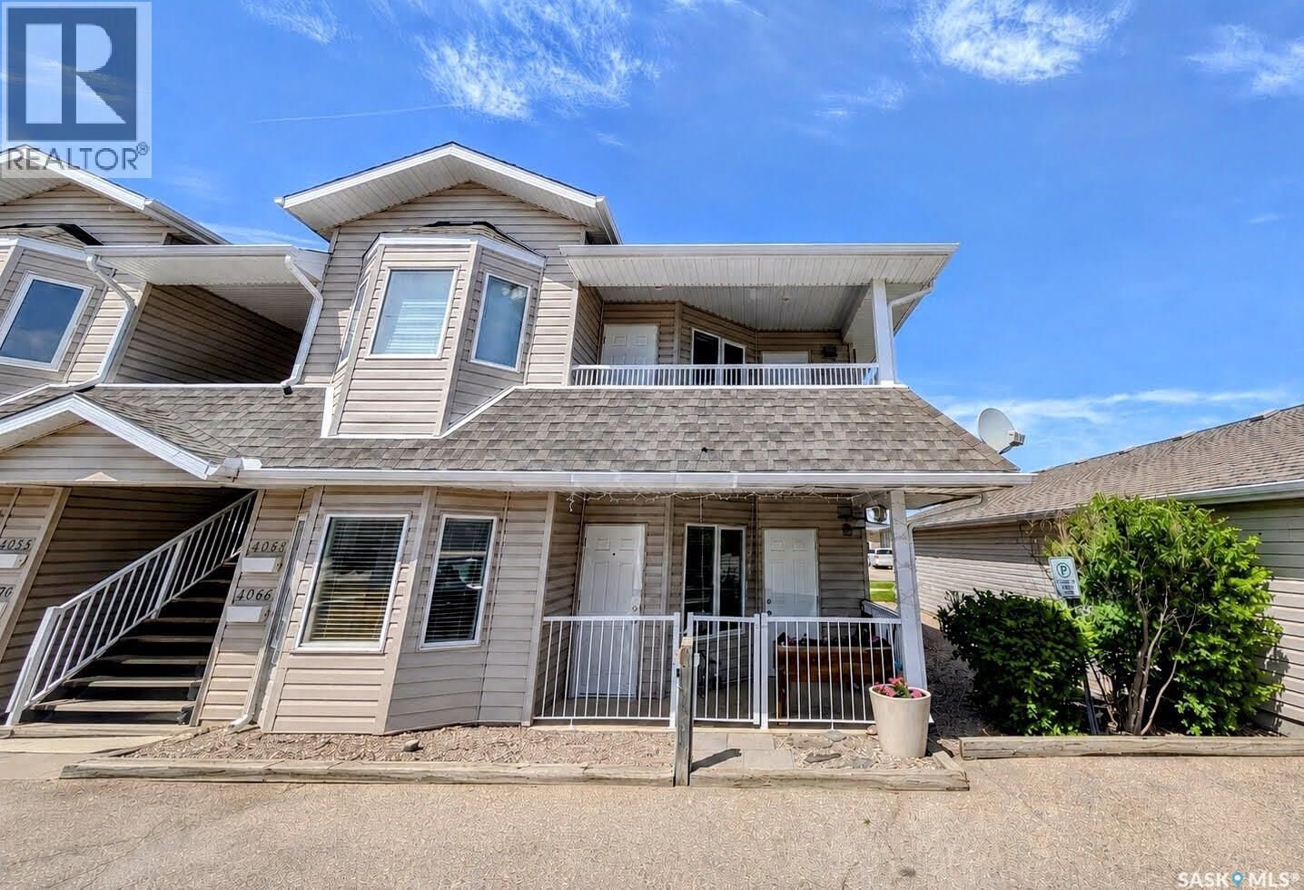 Property Photo:  4068 Buckingham Drive E  SK S4V 3A9 