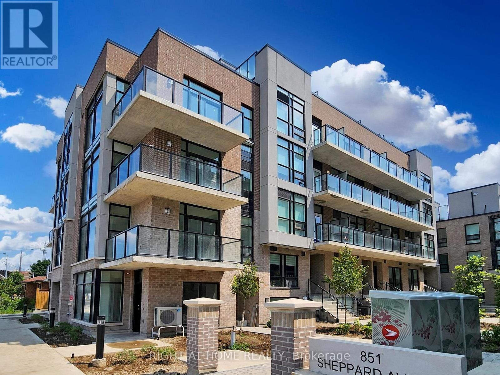 Property Photo:  851 Sheppard Avenue West 30  ON M3H 0G2 