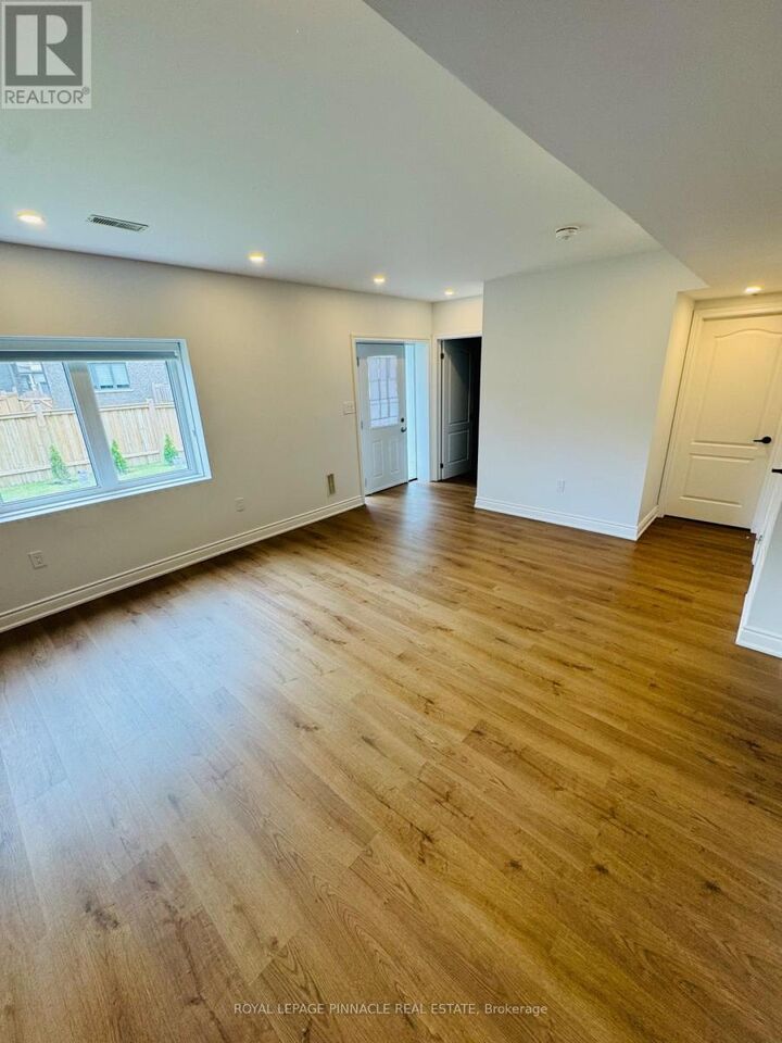 Property Photo:  30 Rowley Street Lower  ON N3S 0J6 