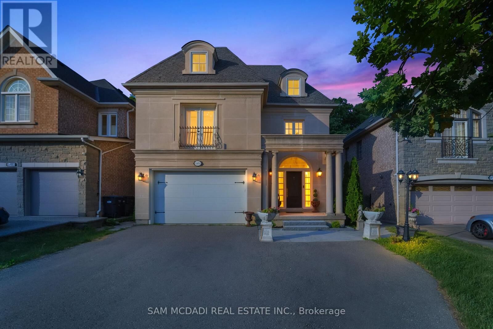 Property Photo:  5481 Middleport Crescent  ON L4Z 3V2 
