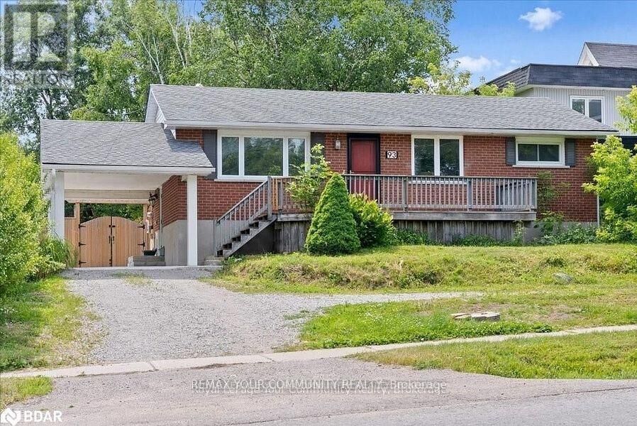 Property Photo: 93 Westmount Drive South Lower ON L3V 6E2