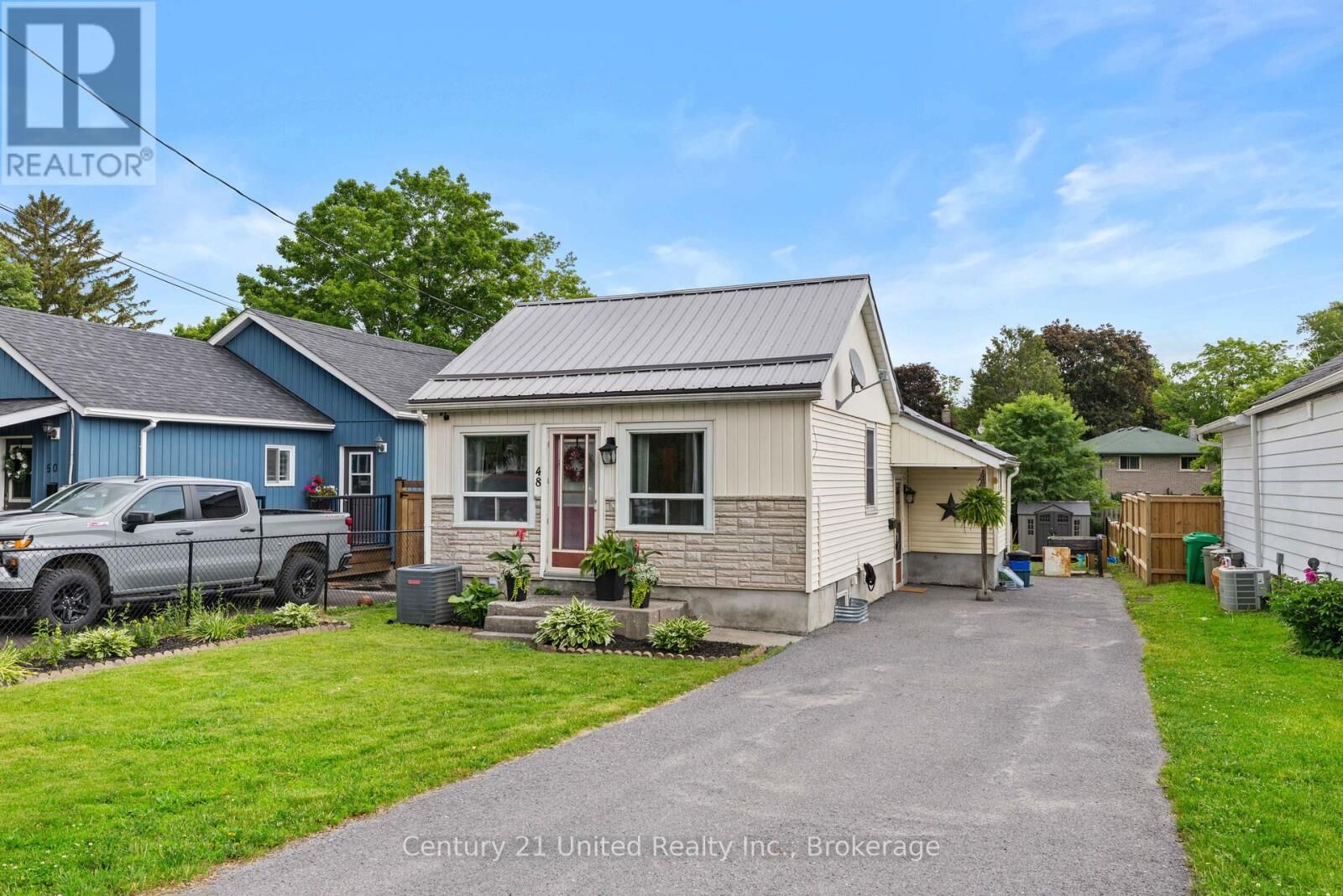 Property Photo:  48 Leahys Lane  ON K9H 2H1 