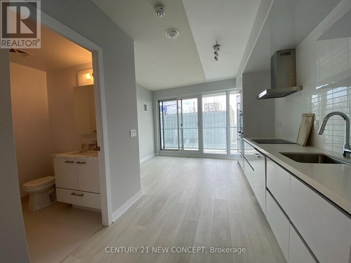 Property Photo: 2221 Yonge Street 5006 ON M4S 2B4