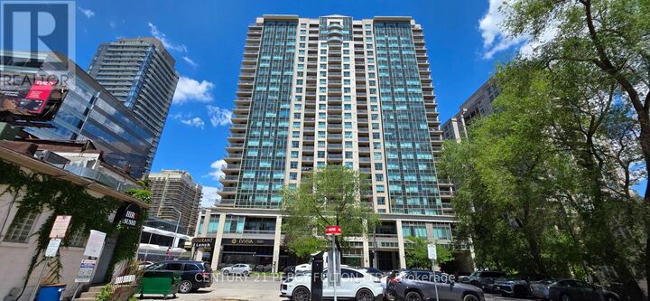 Property Photo: 18 Parkview Avenue 1811 ON M2N 7H7