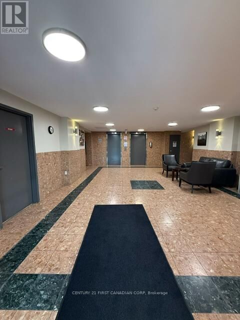 Property Photo:  30 Chapman Court North 505  ON N6G 4Y4 