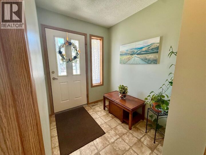 Property Photo:  408 Freeman Way Northwest  AB T1V 1R2 