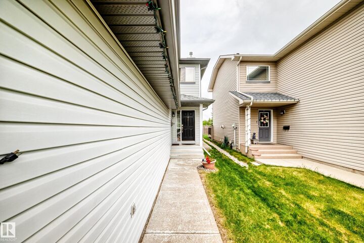Property Photo:  11240 167B Avenue NW  AB T5X 6J6 