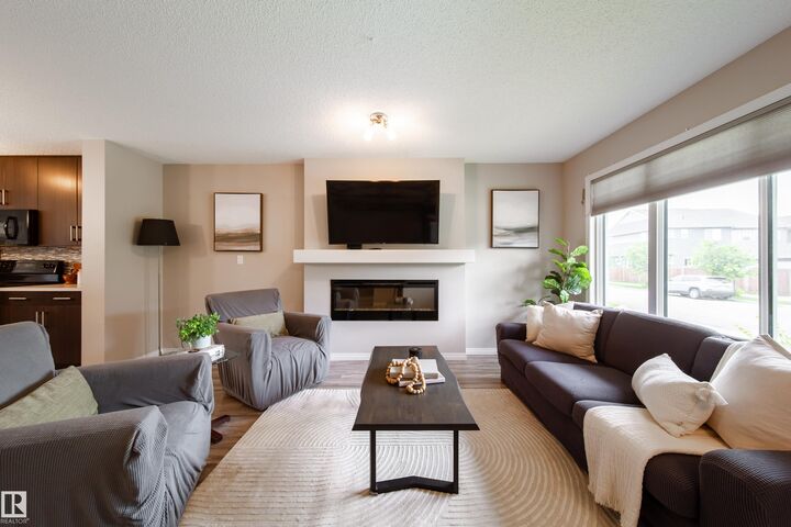 Property Photo: 3211 Cherry Crescent SW AB T6X 1Y5