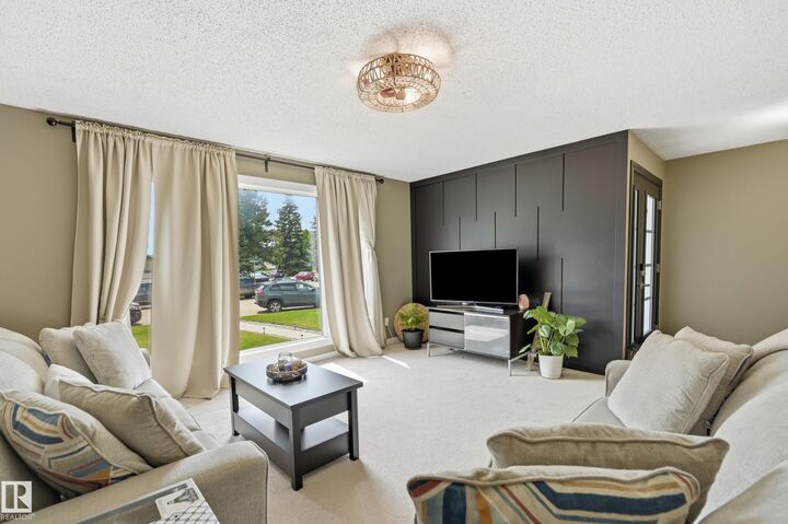 Property Photo:  29 Winchester Avenue  AB T7X 1L5 