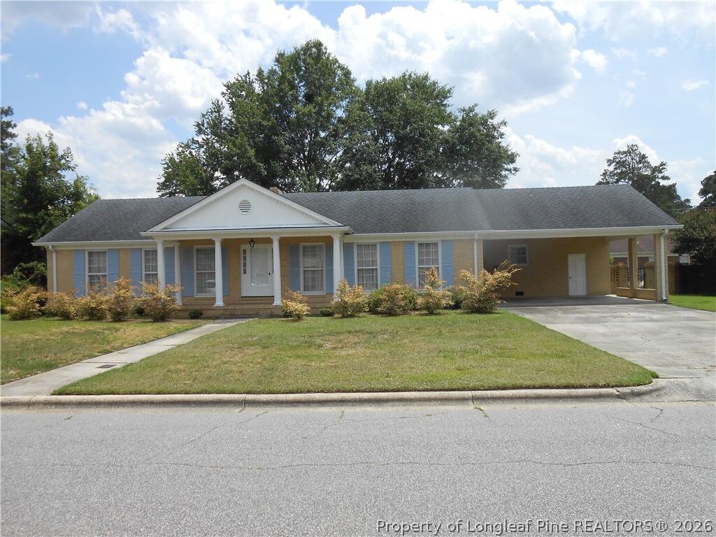 Property Photo: 305 W 32 Street NC 28358