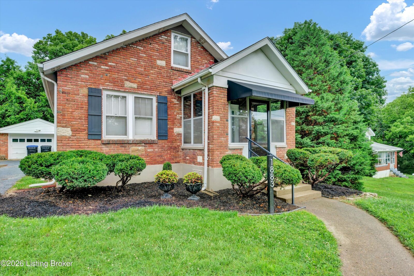 Property Photo:  1883 Allgeier Ct  KY 40213 