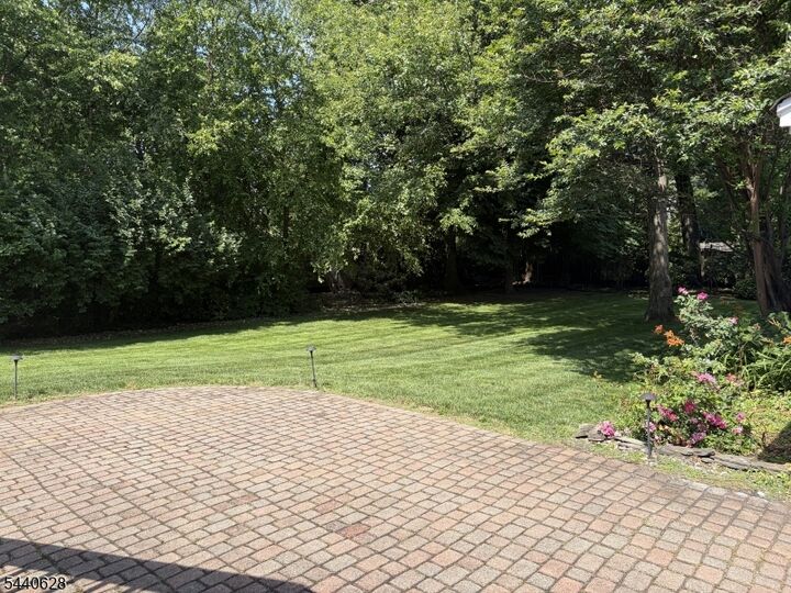 Property Photo:  559 Parkview Ave  NJ 07090 