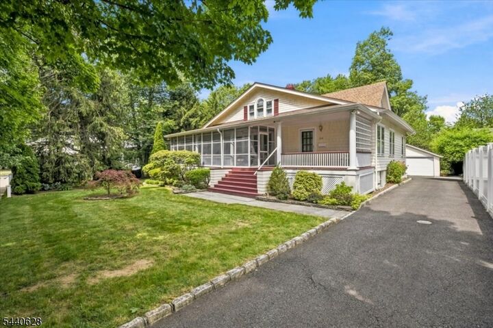 Property Photo:  559 Parkview Ave  NJ 07090 