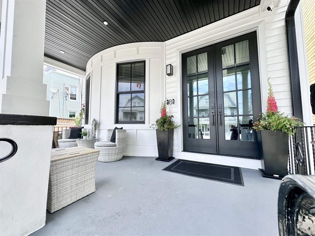 Property Photo:  6 Duncan Ct 2  NJ 07305 
