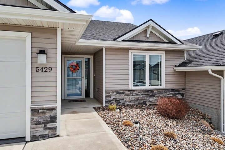 Property Photo: 5429 NE Briarwood Drive IA 50021